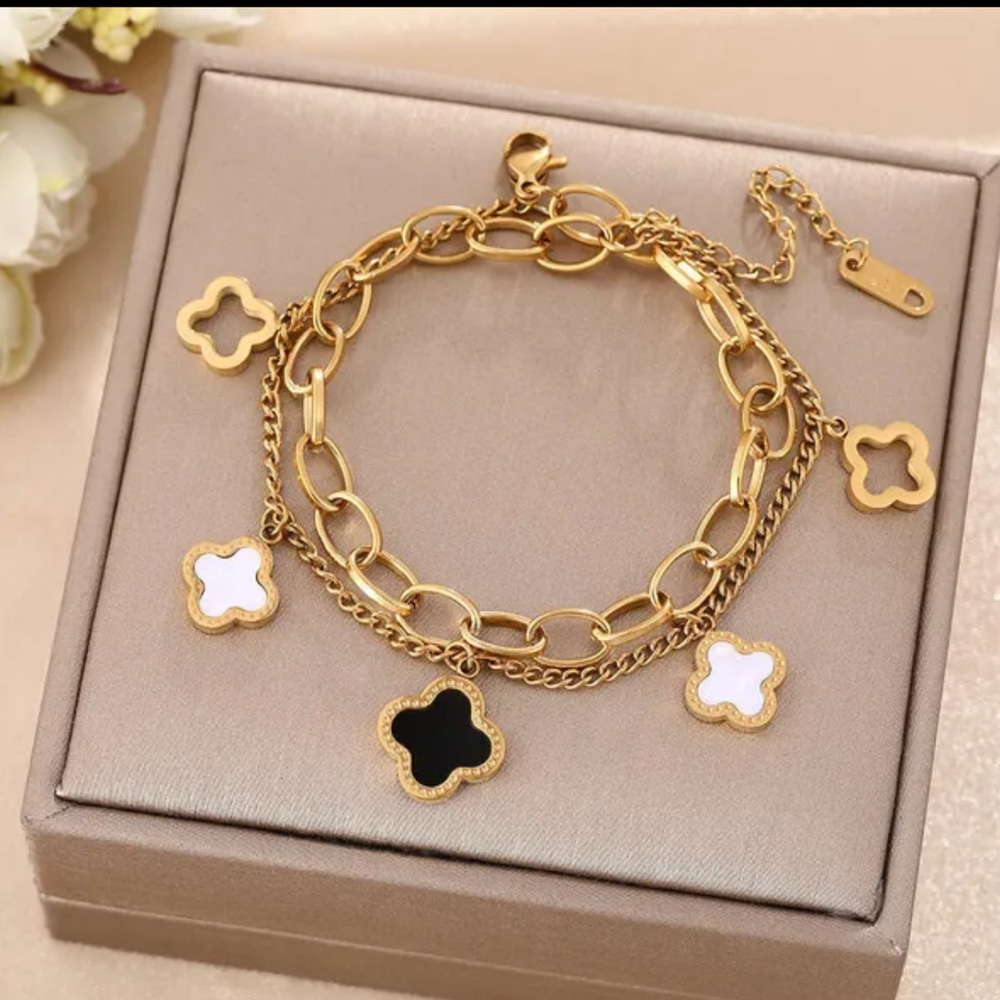 NWT Clover Charm Bracelet